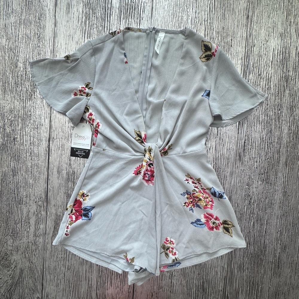 (NWT) Floral Romper SMALL